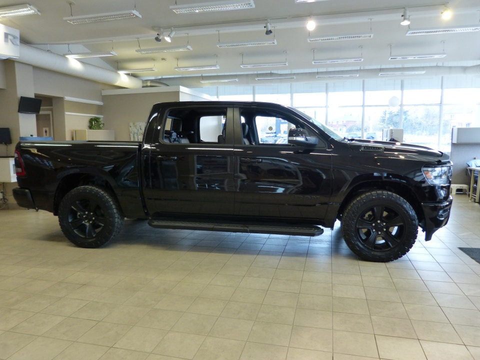 2022 Ram 1500 SPORT