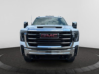 This 2025 GMC Sierra 2500HD in Summit White is equipped with 4WD and Turbocharged Diesel V8 6.6L/ en... (image 7)