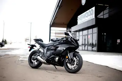 INCOMING PRE-ORDER Engine Type: In-Line Displacement: 42 cu. in. (689 cc) Bore and Stroke: Bore: 3.1...