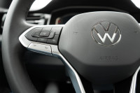 2025 VOLKSWAGEN JETTA HIGHLINE COMES WITH POWER SUNROOF, APPLE CARPLAY, ANDROID AUTO, INTERIOR AMBIE... (image 8)