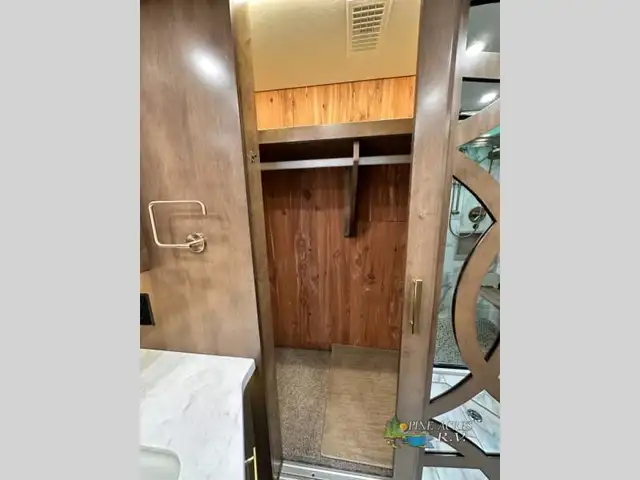 2023 Entegra Coach Cornerstone 45B 605 h.p. 26K Miles in RVs & Motorhomes in Moncton - Image 66