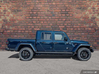 This Jeep Gladiator delivers a Regular Unleaded V-6 3.6 L/220 engine powering this Automatic transmi... (image 5)
