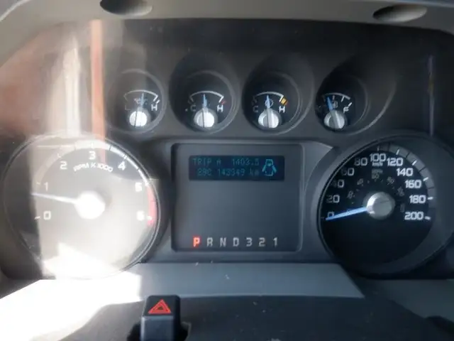 2012 ford F-550 Cube Van Crew Cab Dually 4WD in Heavy Trucks in Richmond - Image 24