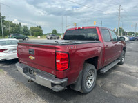 2018 CHEVROLET SILVERADO CREW CAB 4WD ! RUNS AND DRIVES GREAT , TWO SETS OF TIRES , BEING SOLD AS-IS... (image 2)