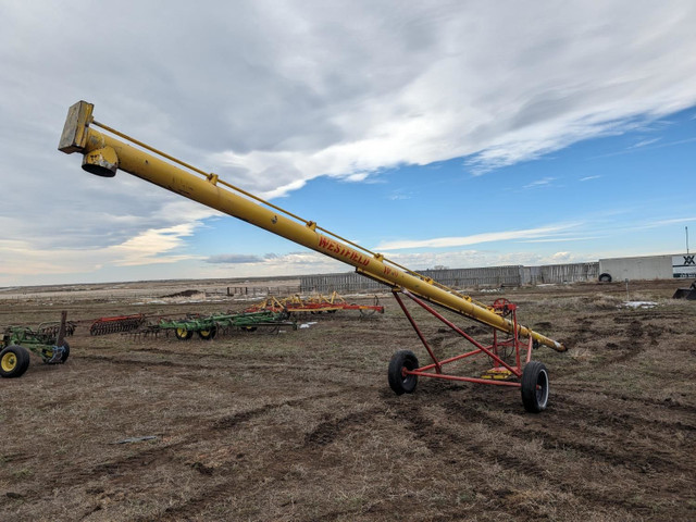 Westfield 7 X 36 Ft Grain Auger 70-36 in Farming Equipment in Grande Prairie - Image 3