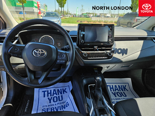 2022 Toyota Corolla LE CLEAN CARFAX - SMART KEY SYSTEM - ALLO... in Cars & Trucks in London - Image 4