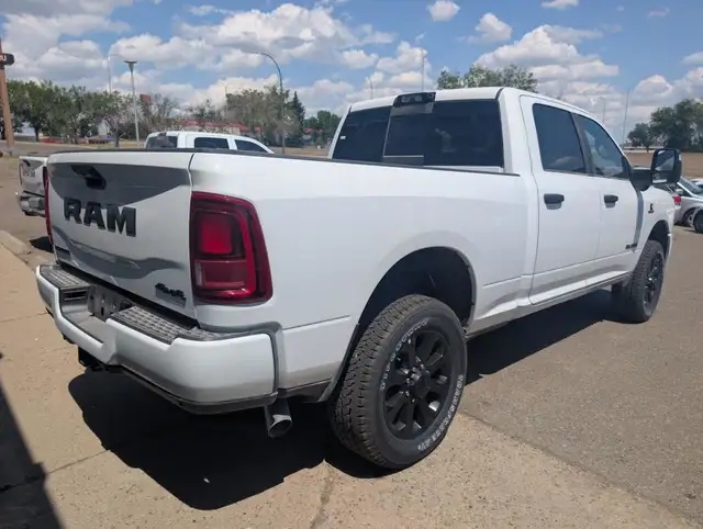 2025 RAM 3500 Big Horn 4x4 Crew Cab 6'4 in Cars & Trucks in Medicine Hat - Image 9