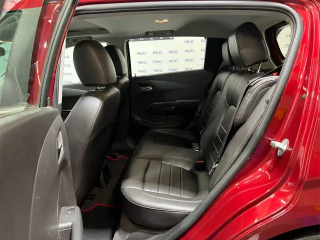 2017 Chevrolet Sonic in Cars & Trucks in Ottawa - Image 17
