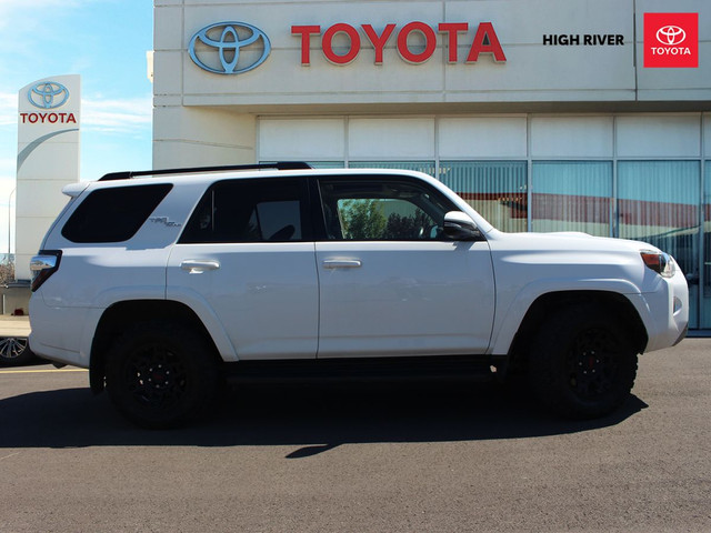 2021 Toyota 4Runner 4WD TRD OFF ROAD W/ 2 SETS OF TIRES in Cars & Trucks in Calgary - Image 4