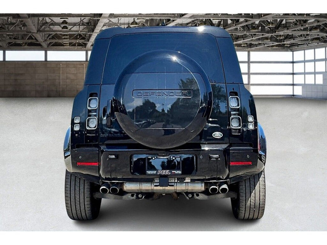 2023 Land Rover Defender 110 V8 | LOADED | Vented Leather | Pano in Cars & Trucks in Mississauga / Peel Region - Image 4