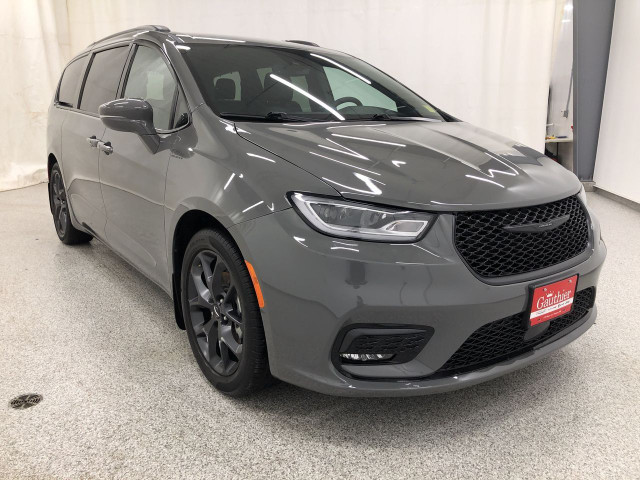 2022 Chrysler Pacifica Touring-L in Cars & Trucks in Winnipeg - Image 2