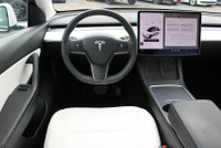 ACCIDENT FREE DON'T PAY EXTRA FOR SAFETY CERTIFICATION Revolutionize Your Drive: 2021 Tesla Model Y... (image 9)