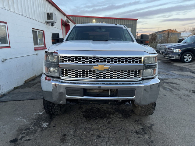 2019 Chevrolet Silverado 3500HD LT 4WD Crew Cab in Cars & Trucks in Calgary - Image 2