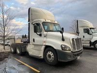 2017 Freightliner X12564ST