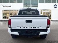 KBB.com Best Resale Value Awards. Only 46,464 Miles! This Toyota Tacoma delivers a Regular Unleaded... (image 3)