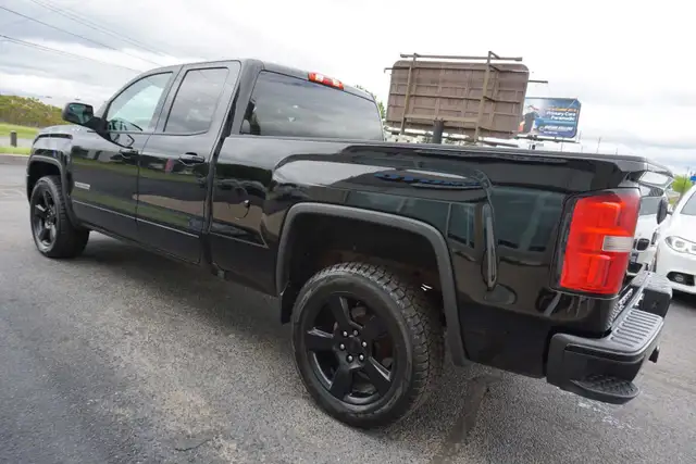 2017 GMC Sierra 1500 in Cars & Trucks in Oakville / Halton Region - Image 5