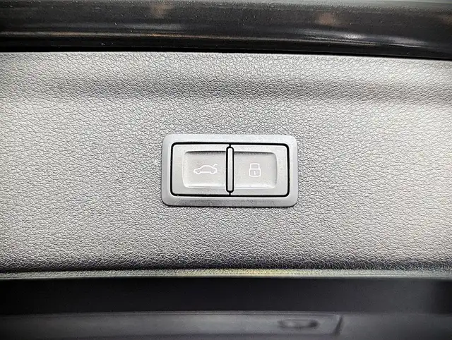 2018 Audi Q3 Progressiv in Cars & Trucks in City of Montréal - Image 11