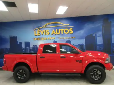 RAM 1500 2022 CLASSIC EXPRESS NIGHT EDITION V-8 5.7 LITRES HÉMI CREW-CAB BOITE 5.7 PIEDS 4X4 / PNEUS...
