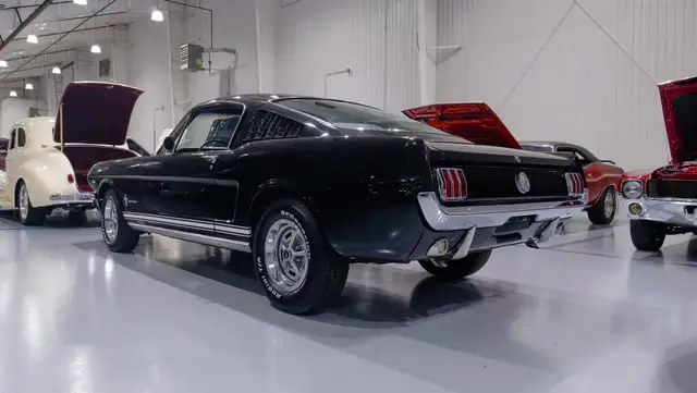 1966 Ford Mustang 2+2 Fastback in Classic Cars in London - Image 7