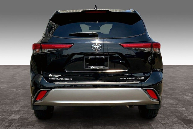 2022 Toyota Highlander PLATINUM AWD in Cars & Trucks in Strathcona County - Image 4