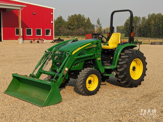 2010 John Deere MFWD Utility Loader Tractor 4720 in Farming Equipment in Regina