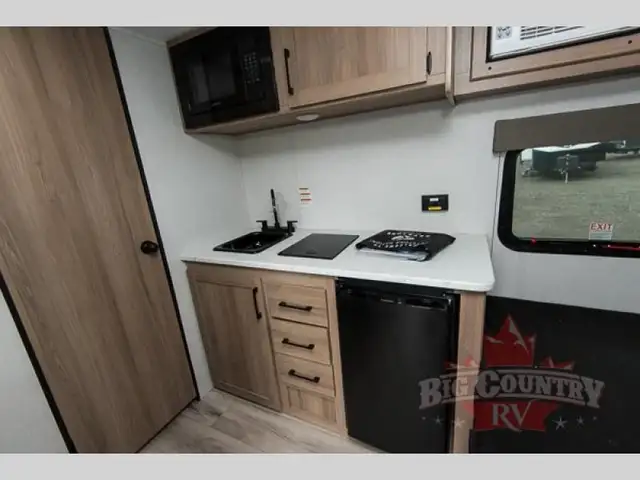 2025 Keystone RV Coleman 13B in Travel Trailers & Campers in Ottawa - Image 8