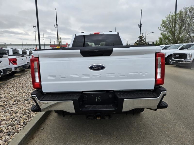 2023 Ford Super Duty F-250 SRW XLT 4WD Crew Cab 6.75' Box, 7.3L  in Cars & Trucks in St. Albert - Image 4