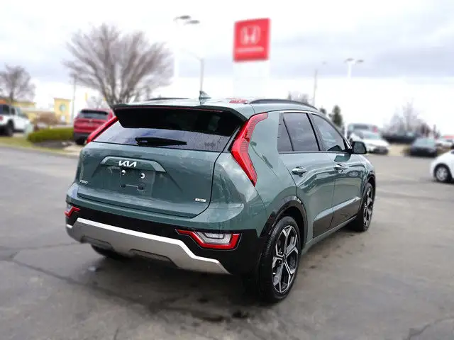 2025 Kia Niro SX | Sunroof | Leather dans Autos et camions dans Hamilton - Image 12
