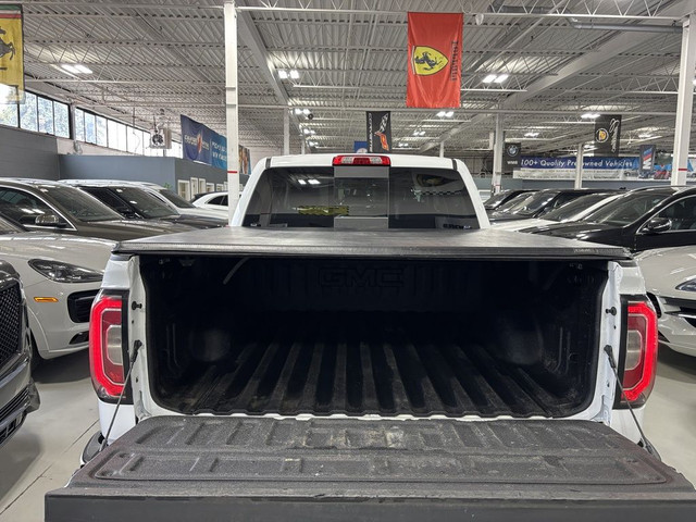 2017 GMC Sierra 1500 SLT|V8|4WD|CREW|NAV|BOSE|LEATHER|SUNROOF|++ in Cars & Trucks in City of Toronto - Image 4