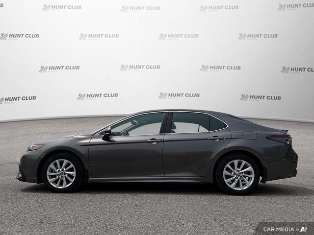 2023 Toyota Camry SE in Cars & Trucks in Ottawa - Image 3