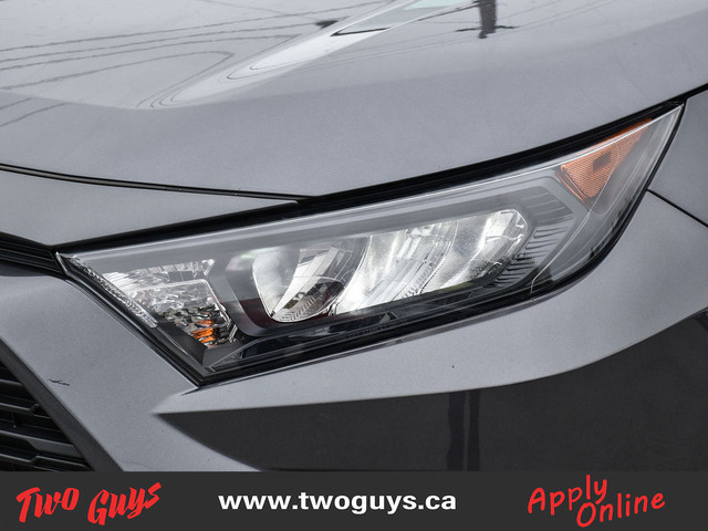 2019 Toyota RAV4 AWD LE Back Up Camera Heated Front Seats in Cars & Trucks in St. Catharines - Image 4