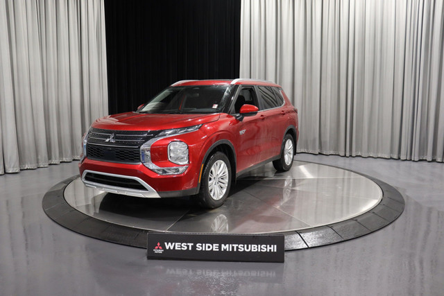 2025 Mitsubishi Outlander PHEV SE in Cars & Trucks in Edmonton - Image 3