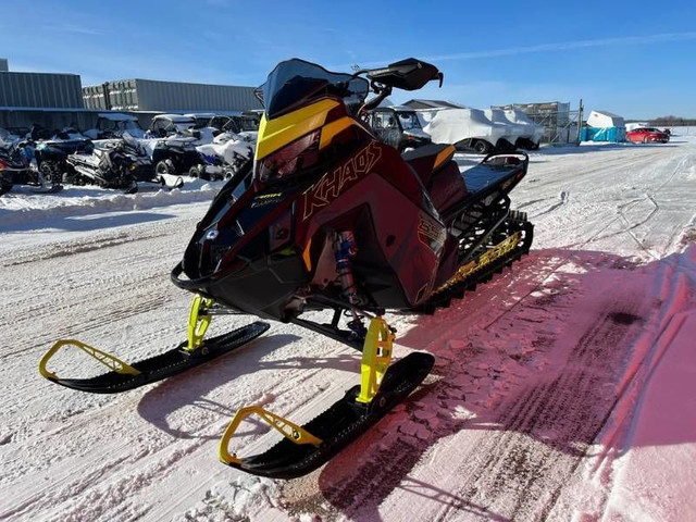 2022 Polaris RMK KHAOS in Snowmobiles in Lac-Saint-Jean - Image 3