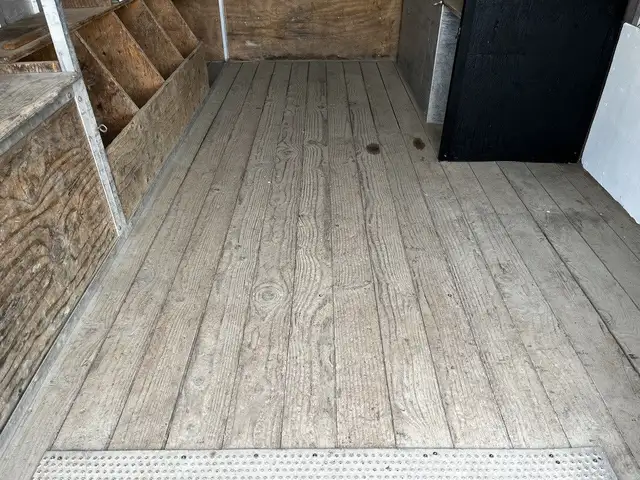 2008 Ram 5500 12 Foot Cube Van with Shelves in Heavy Trucks in City of Toronto - Image 23