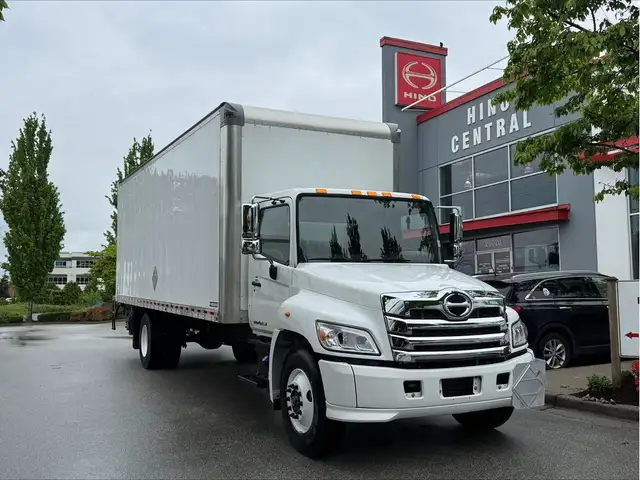 2023 Hino L7 in Heavy Trucks in Delta/Surrey/Langley - Image 2
