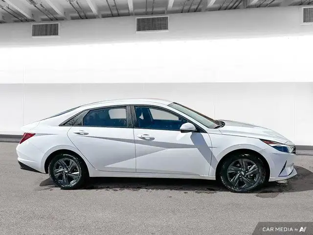 2023 Hyundai Elantra Preferred 2.0L FWD | Heated Seats And dans Autos et camions dans Winnipeg - Image 8