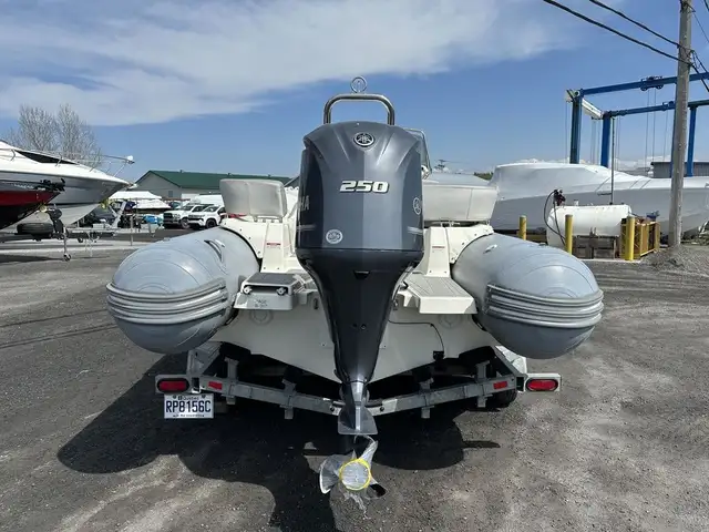 2020 Zodiac N-ZO 680 in Powerboats & Motorboats in Québec City - Image 5