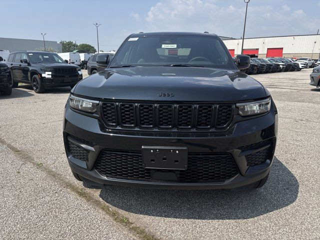 2025 Jeep Grand Cherokee Altitude in Cars & Trucks in Mississauga / Peel Region - Image 2