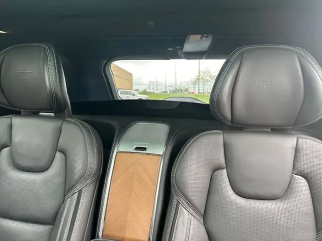 2017 Volvo XC90 Hybrid AWD T8 Excellence 1 Owner 4Passenger Plug in Cars & Trucks in Mississauga / Peel Region - Image 18