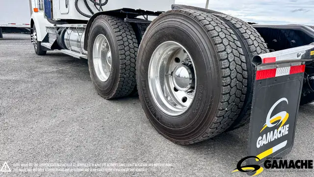 2020 KENWORTH W900L HIGHWAY / SLEEPER TRUCK / TRACTOR in Heavy Trucks in Chilliwack - Image 7
