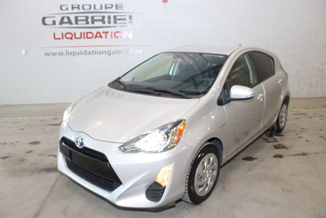 2016 Toyota Prius Persona Series Speci in Cars & Trucks in City of Montréal