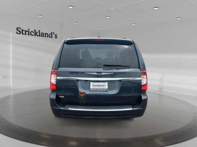 2013 CHRYSLER TOWN AND COUNTRY TOURING 3ROW in Cars & Trucks in Stratford - Image 4