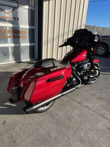 2025 Harley-Davidson FLHX - Street Glide in Sport Touring in Winnipeg - Image 4