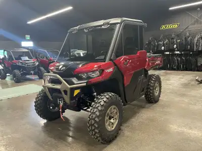 2025 CAN-AM DEFENDER LIMITED HD10 SIDE BY SIDE STOCK #A110339 82HP ROTAX ENGINE PRO-TORQ CTV TRANSMI...