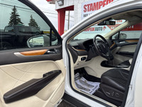 Black Label | 4WD | HEATED AND COOLED LEATHER SEATS | SUNROOF | TWO TONE This 2015 Lincoln MKC Black... (image 8)