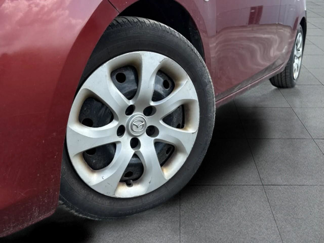 2010 Mazda 3 GX Low Mileage|| Hatchback|| Fresh Trade!! in Cars & Trucks in Mississauga / Peel Region - Image 2