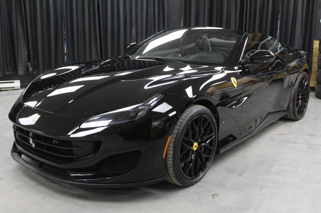 2019 FERRARI portofino convertible clean carfax in Cars & Trucks in Laval / North Shore - Image 2