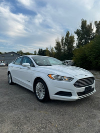 2013 FORD FUSION HYBRID SE with 4 Cylinder Engine 2.0L, auto ac, bluetooth, power window, power lock... (image 1)