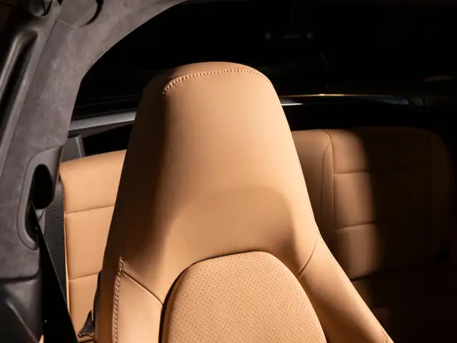 2015 Porsche 911 2015 911 Targa 4S - Certifié Porsche Approved in Cars & Trucks in Québec City - Image 21