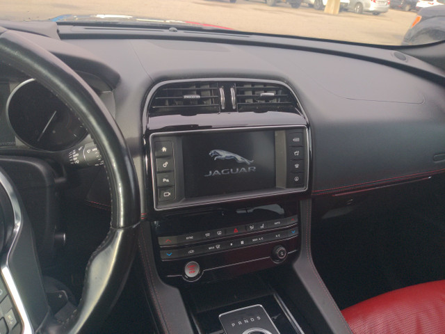2017 Jaguar F-PACE R-SPORT 2.0d dans Autos et camions  à Ville de Montréal - Image 3